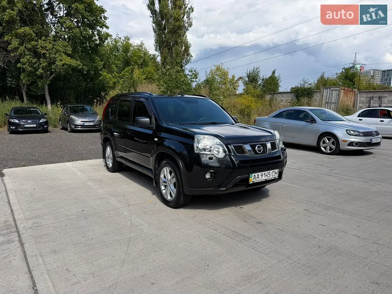 Nissan X-Trail 2011 photo 2