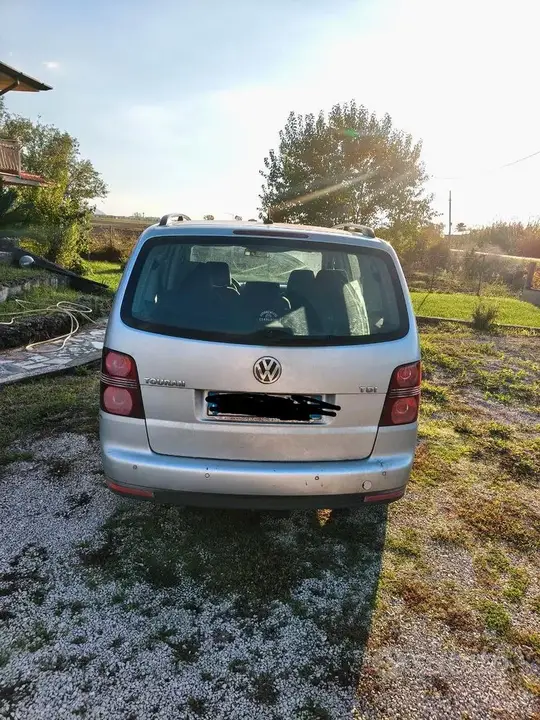 Volkswagen Touran 2008 photo 3