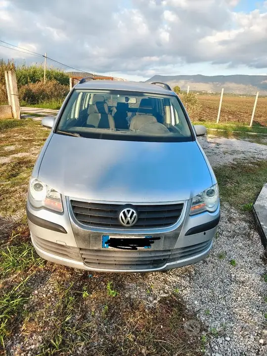 Volkswagen Touran 2008 photo 2