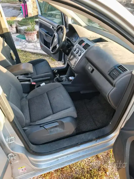 Volkswagen Touran 2008 photo 5