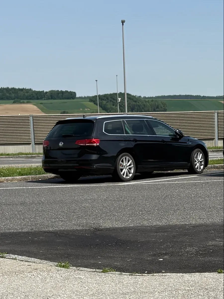 Volkswagen Passat 2015 photo 2
