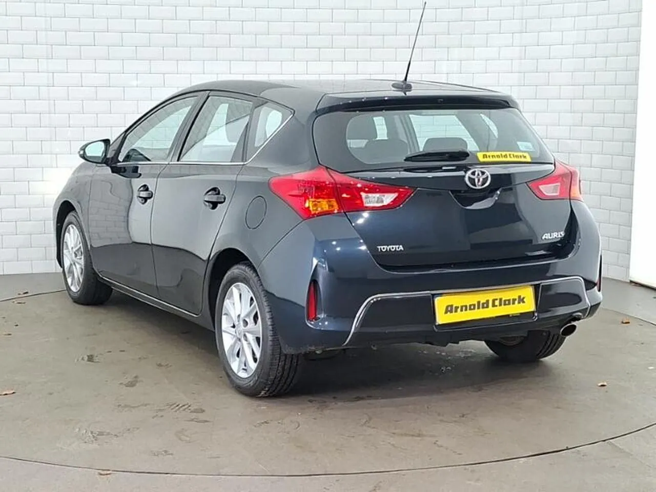 Toyota Auris 2014 photo 2