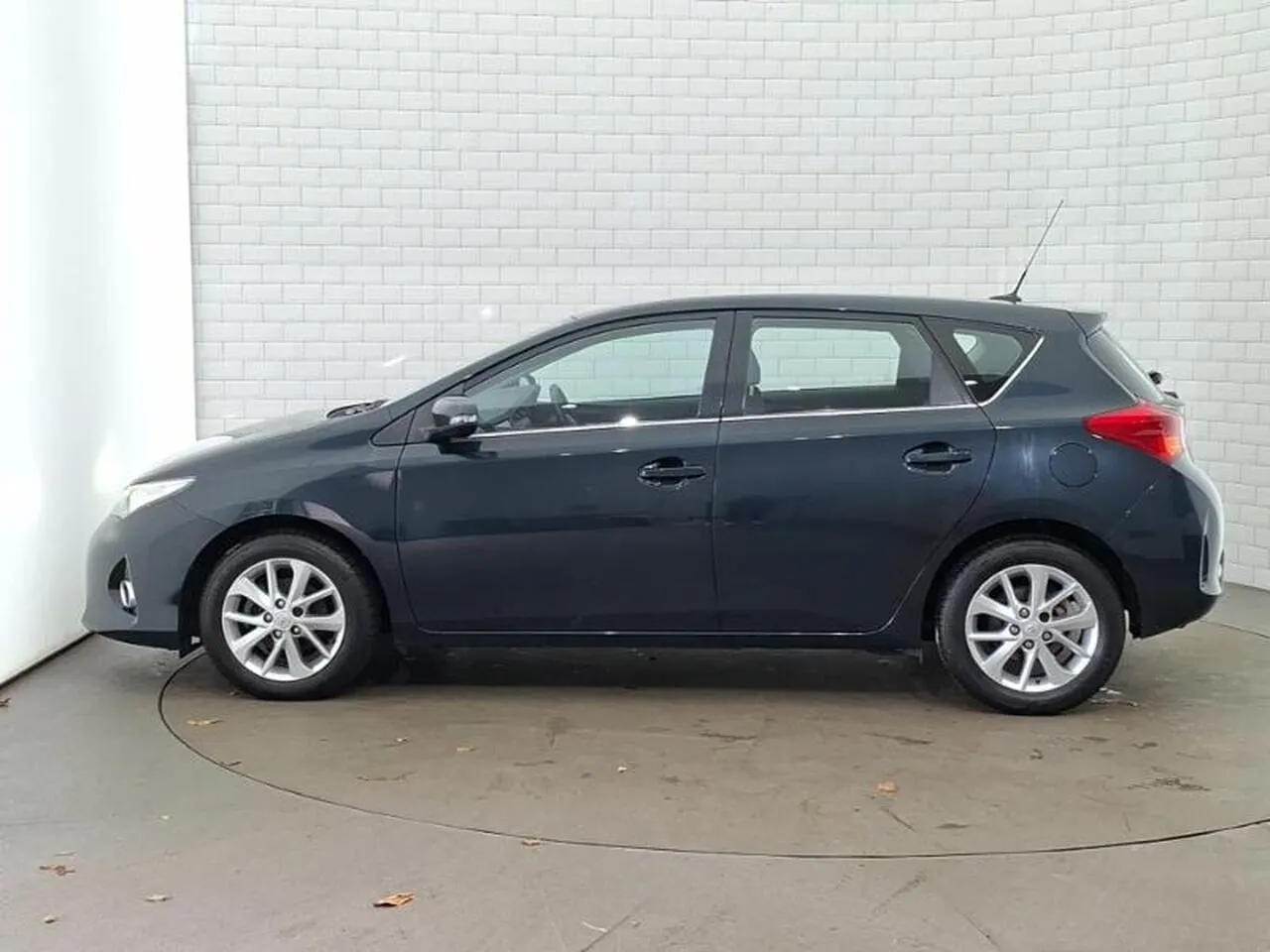 Toyota Auris 2014 photo 4