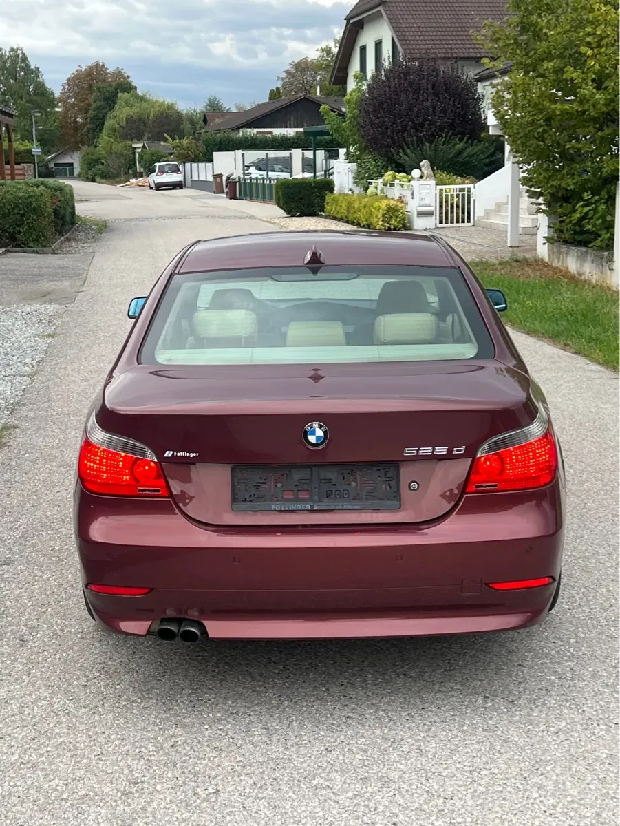 BMW 5 Series 2004 photo 2