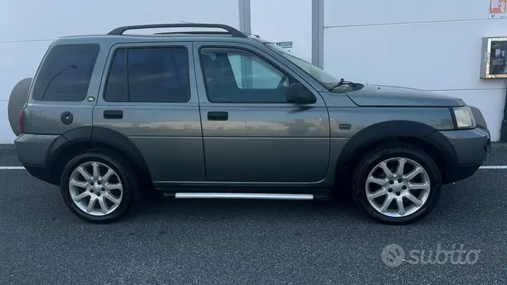 Land Rover Freelander 2004 photo 4
