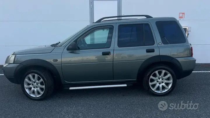 Land Rover Freelander 2004 photo 3