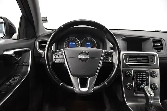 Volvo V60 2013 photo 2