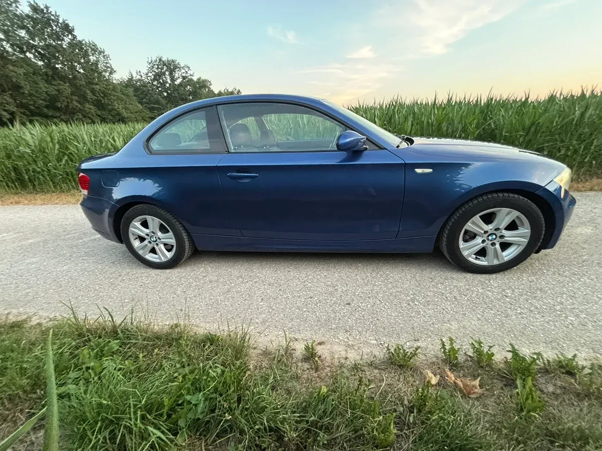 BMW 1 Series 2009 photo 3