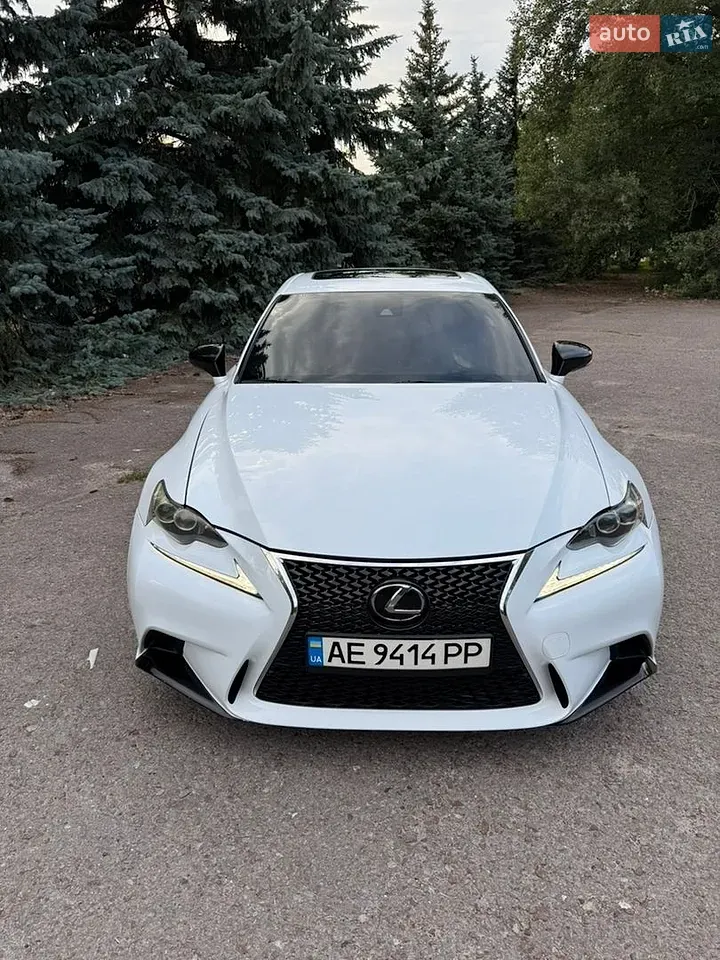 Lexus Is 2017 photo 5