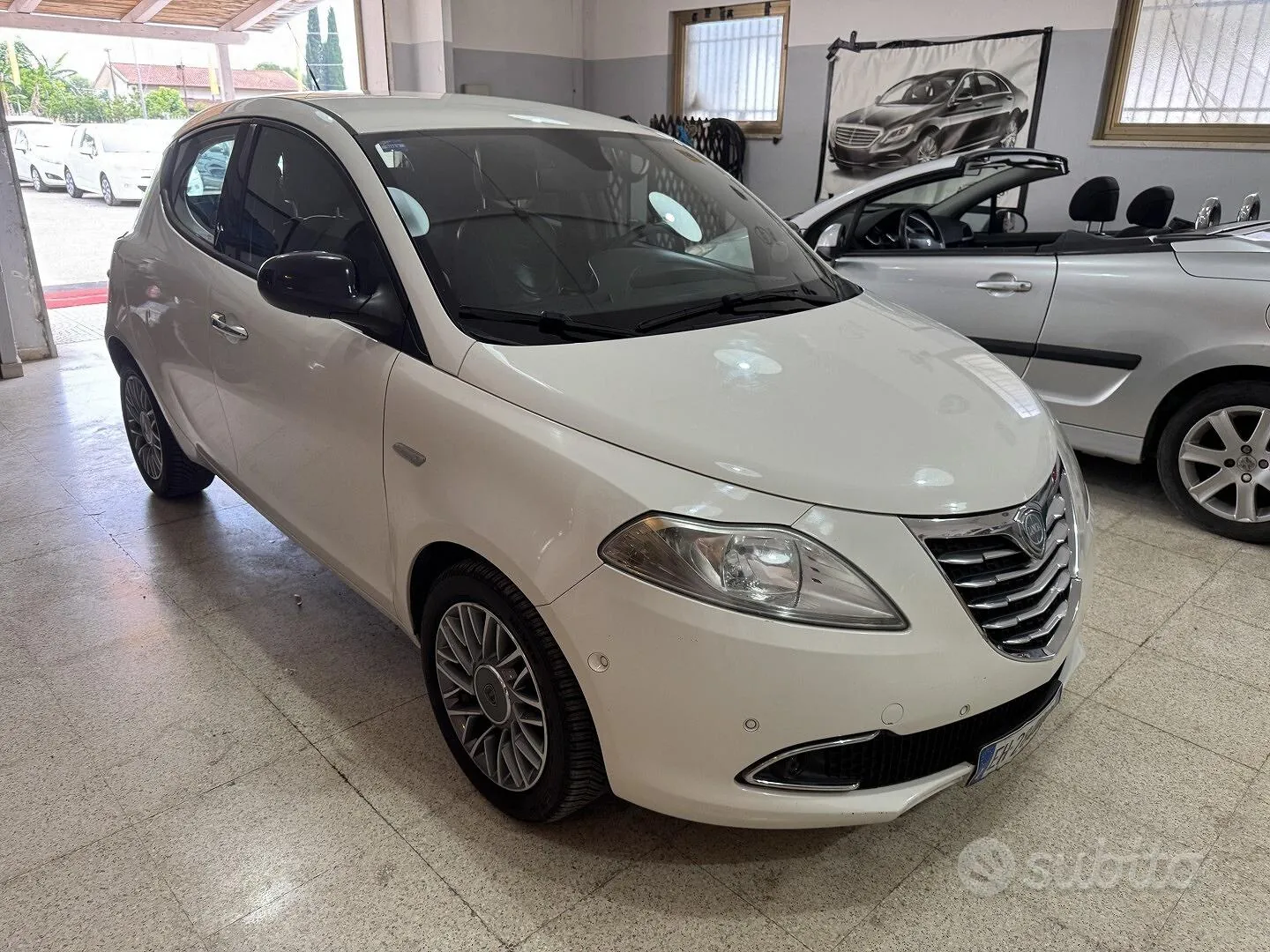 Lancia Ypsilon 2012 photo 2
