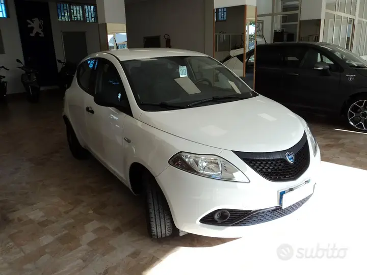 Lancia Ypsilon 2020 photo 2