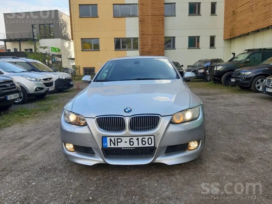 BMW 330 2007 photo 2
