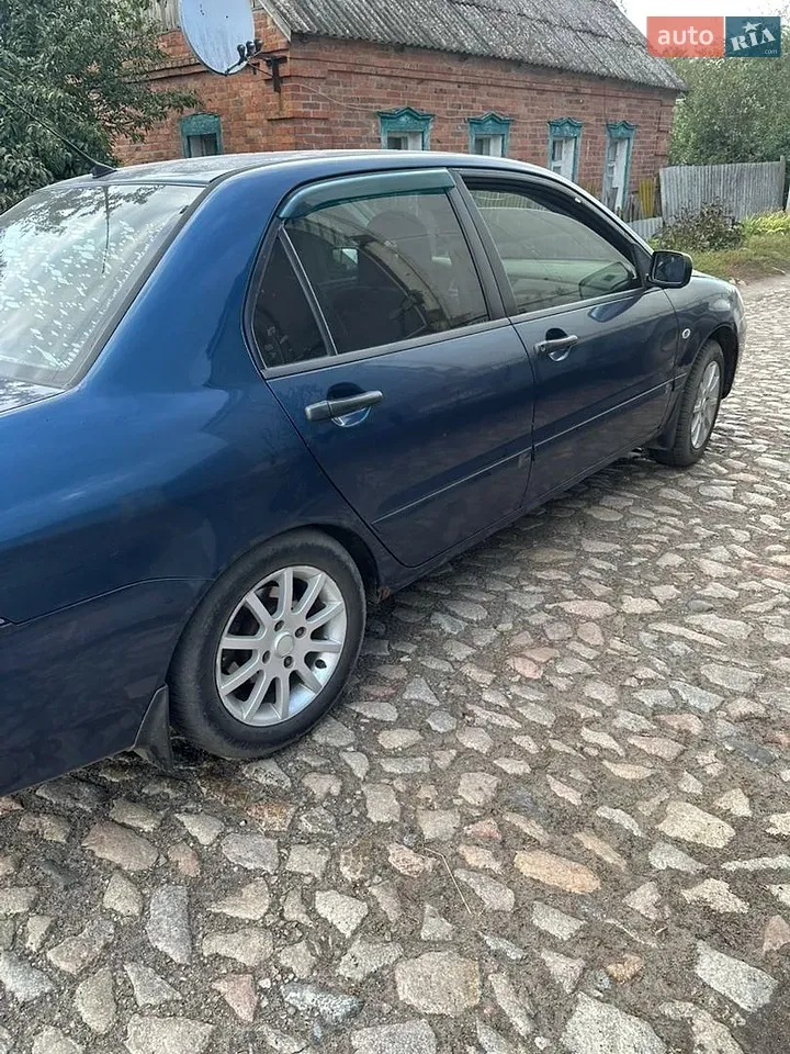 Mitsubishi Lancer 2005 photo 2