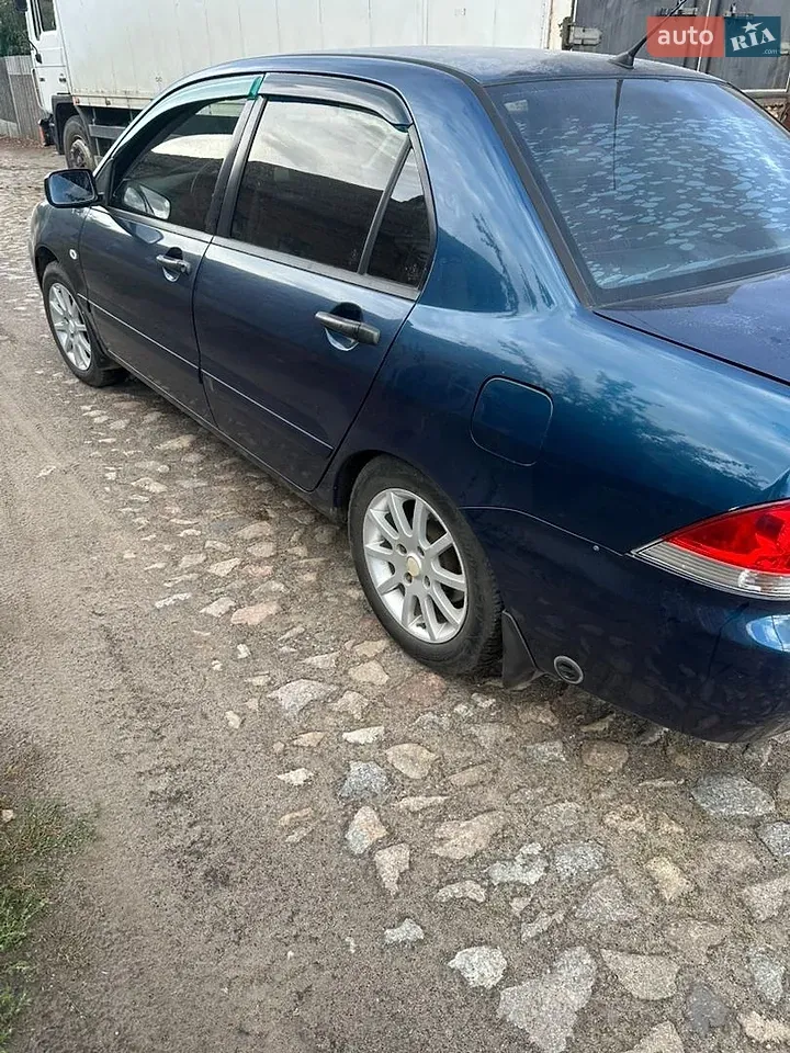 Mitsubishi Lancer 2005 photo 3