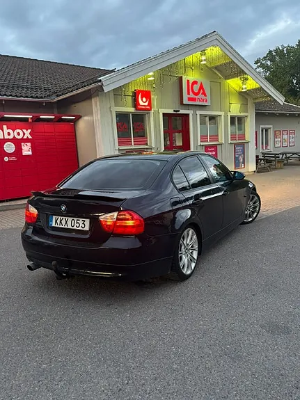 BMW 320D 2008 photo 4