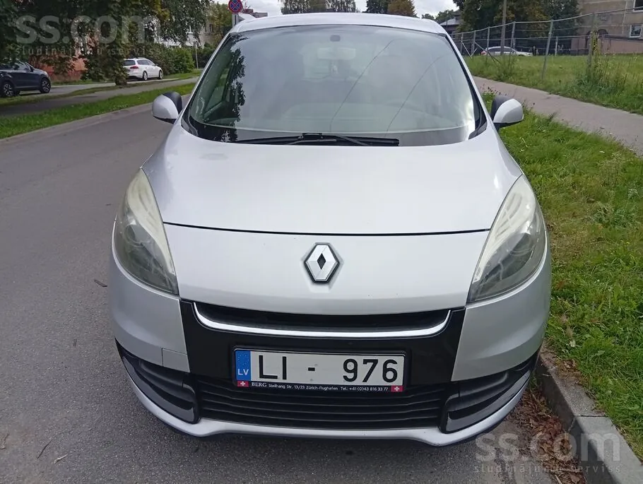 Renault Scenic 2012 photo 2