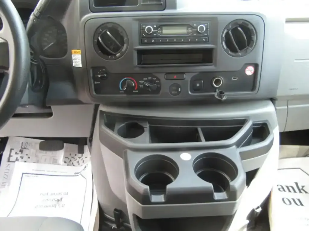 Ford E-450 2023 photo 5