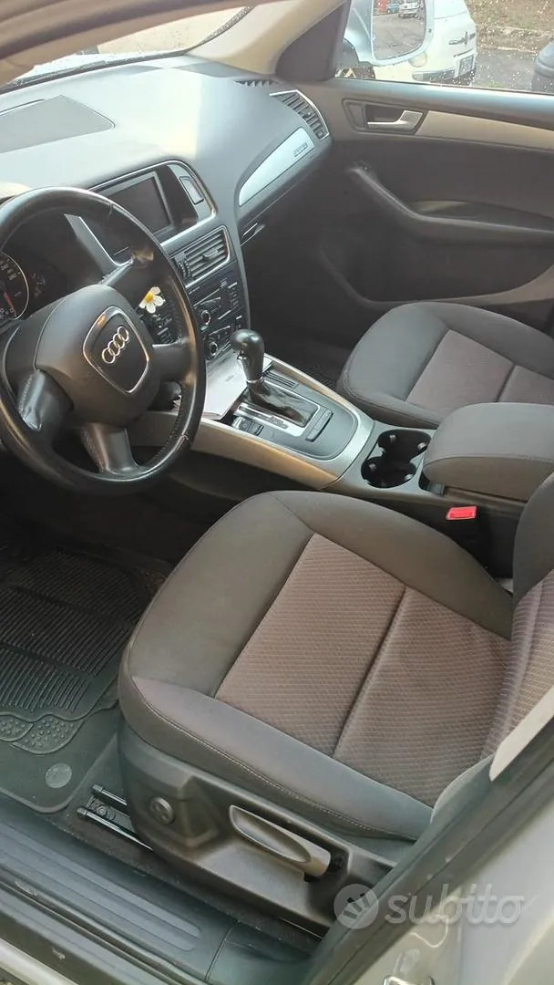 Audi Q5 2010 photo 3