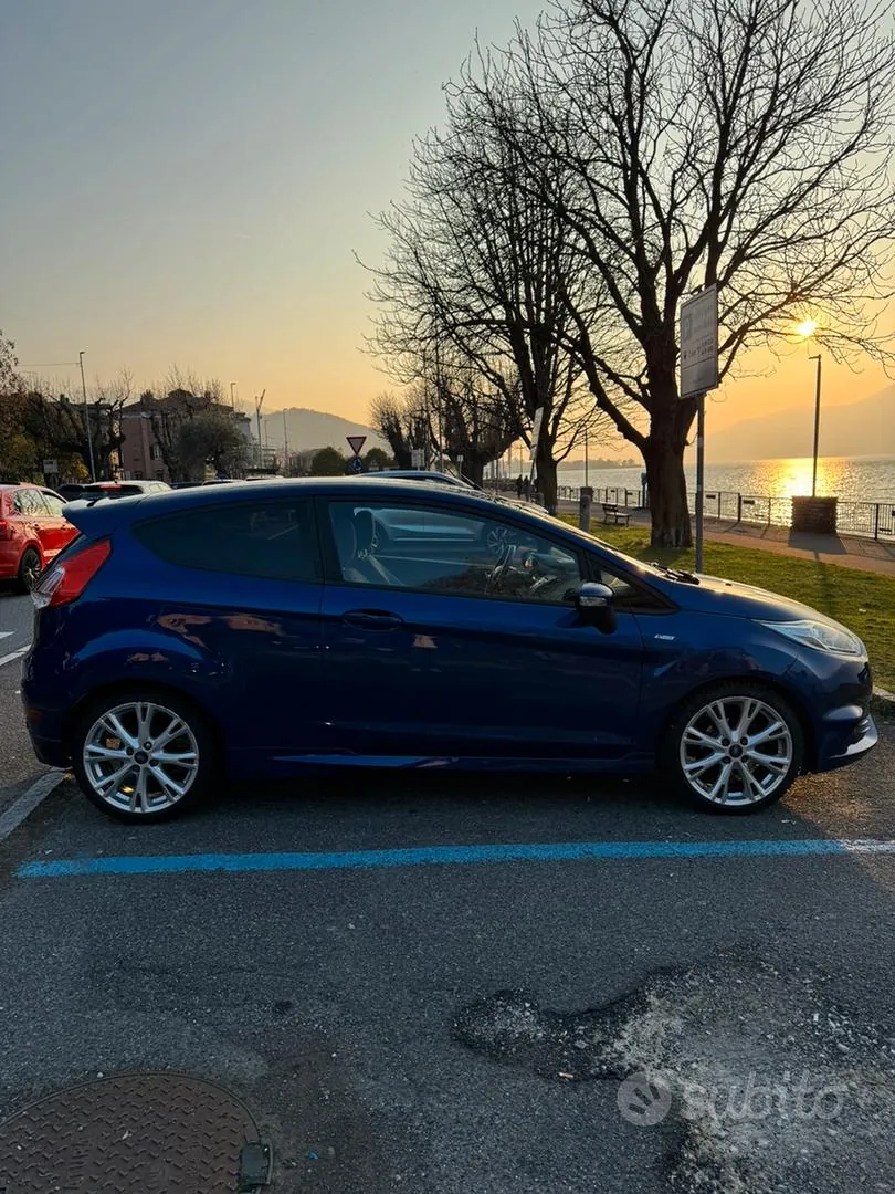 Ford Fiesta 2017 photo 2