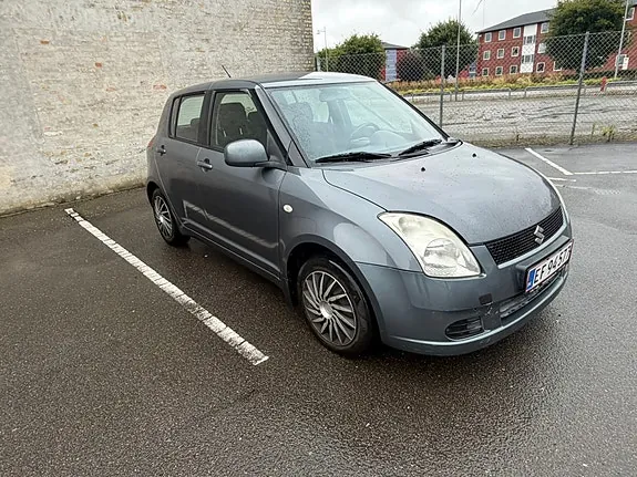 Suzuki Swift 2006 photo 2