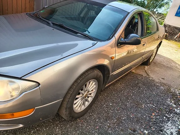 Chrysler 300M 1998 photo 2