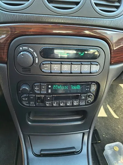 Chrysler 300M 1998 photo 4