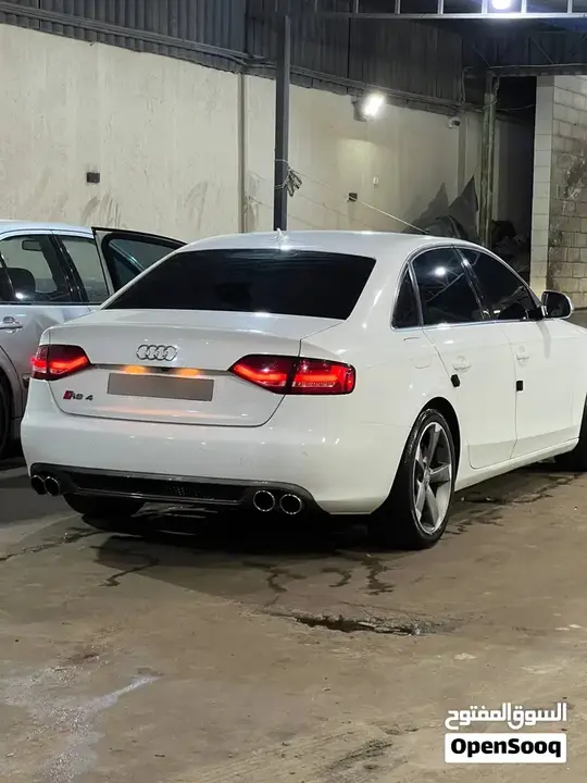 Audi A4 2009 photo 2