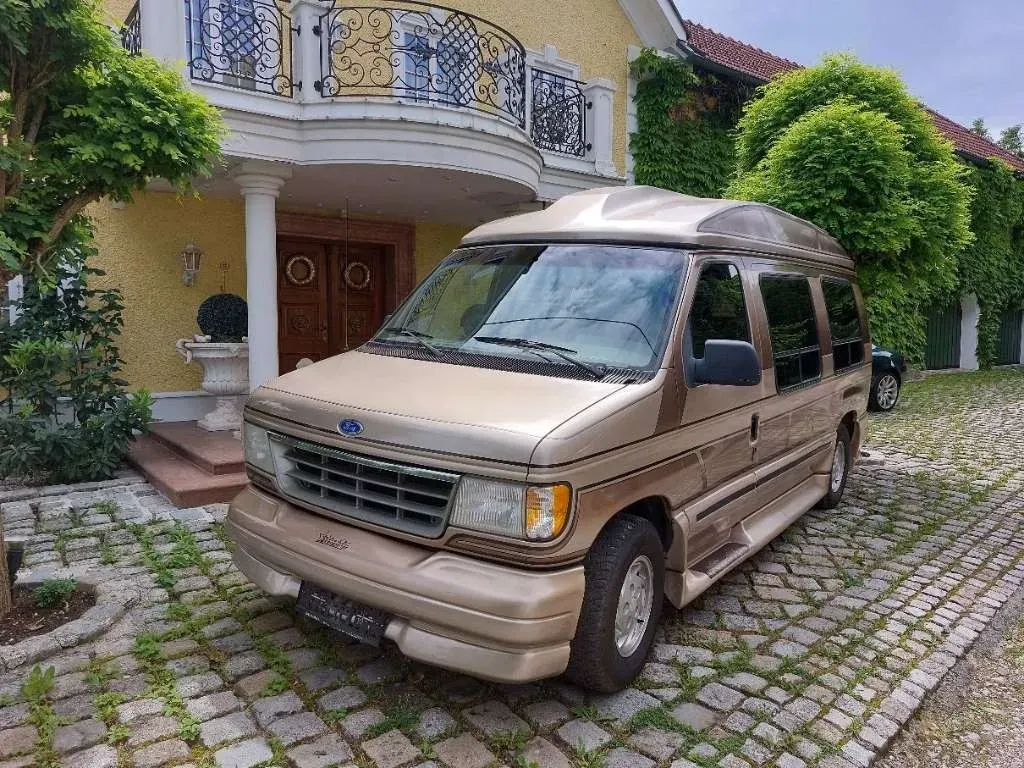 Ford Econoline        150 1992 photo 3