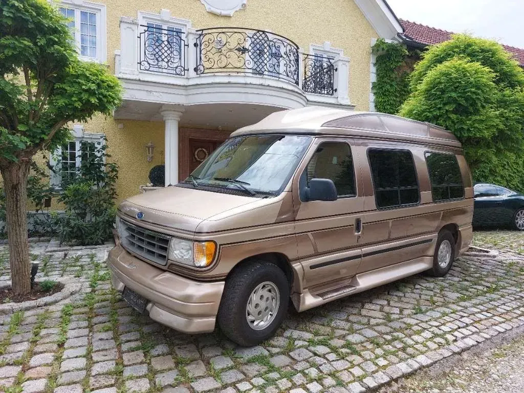 Ford Econoline        150 1992 photo 2