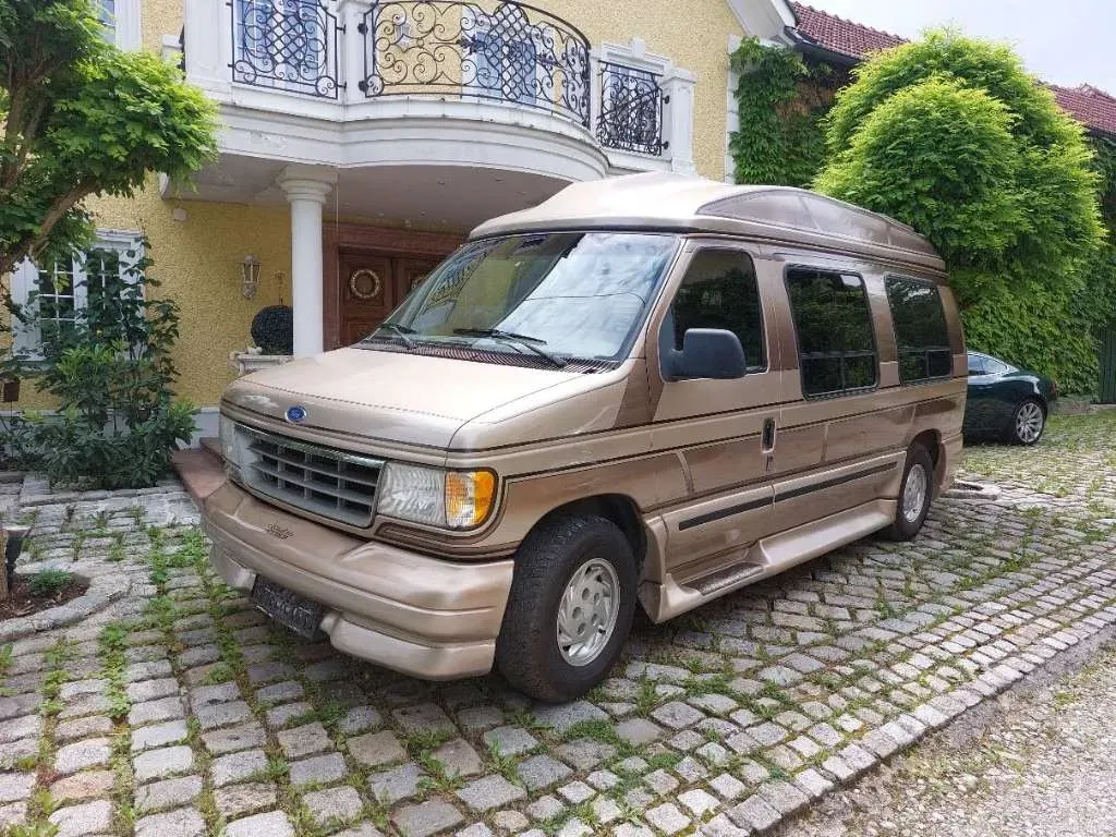 Ford Econoline        150