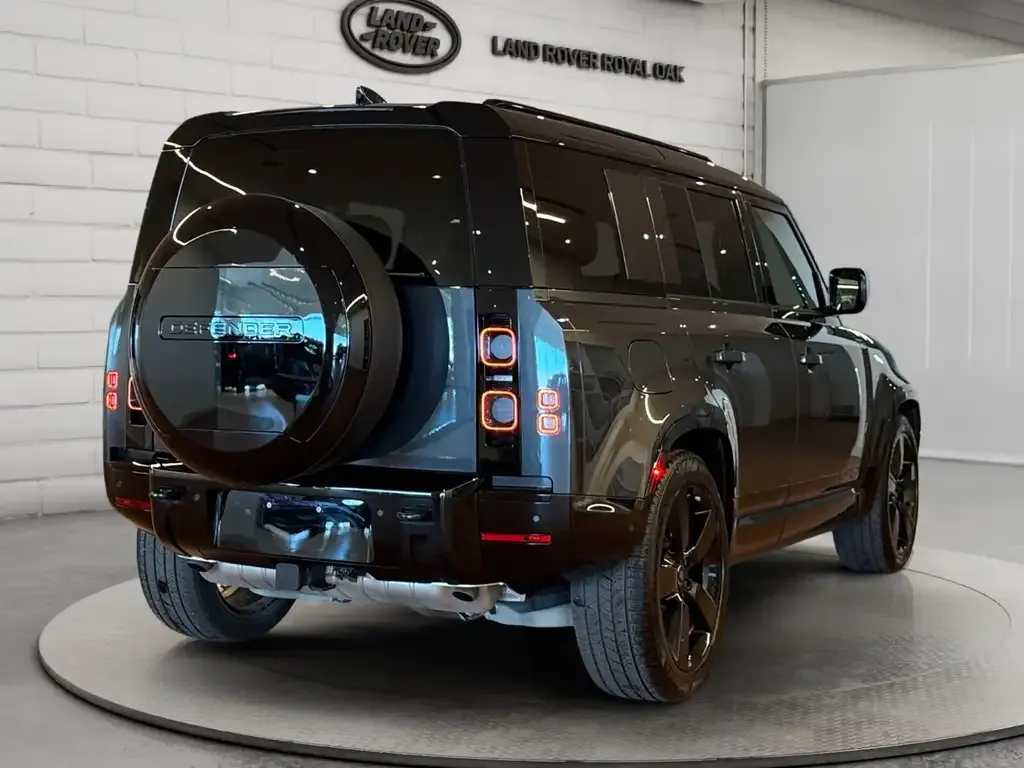 Land Rover Defender 2025 photo 5