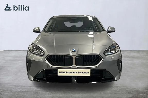 BMW 120 2026 photo 5