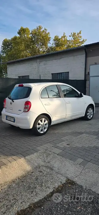 Nissan Micra 2011 photo 3
