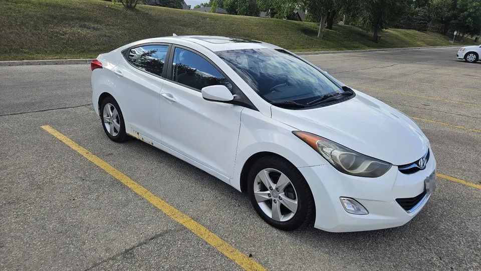 Hyundai Elantra 2013 photo 3