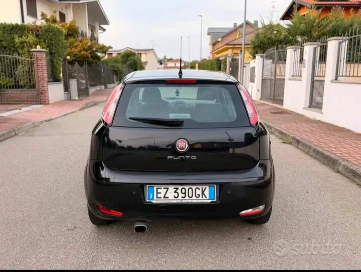 Fiat Punto 2015 photo 2