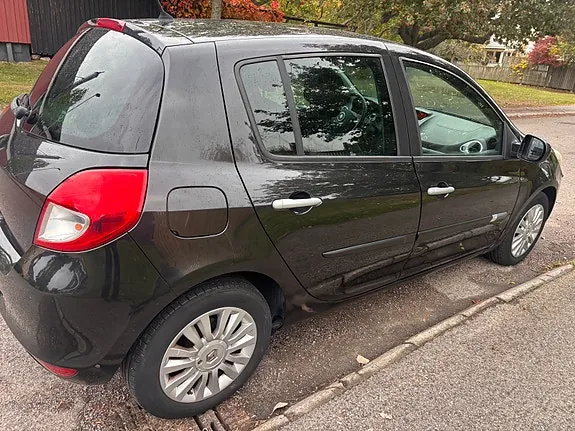 Renault Clio 2011 photo 4