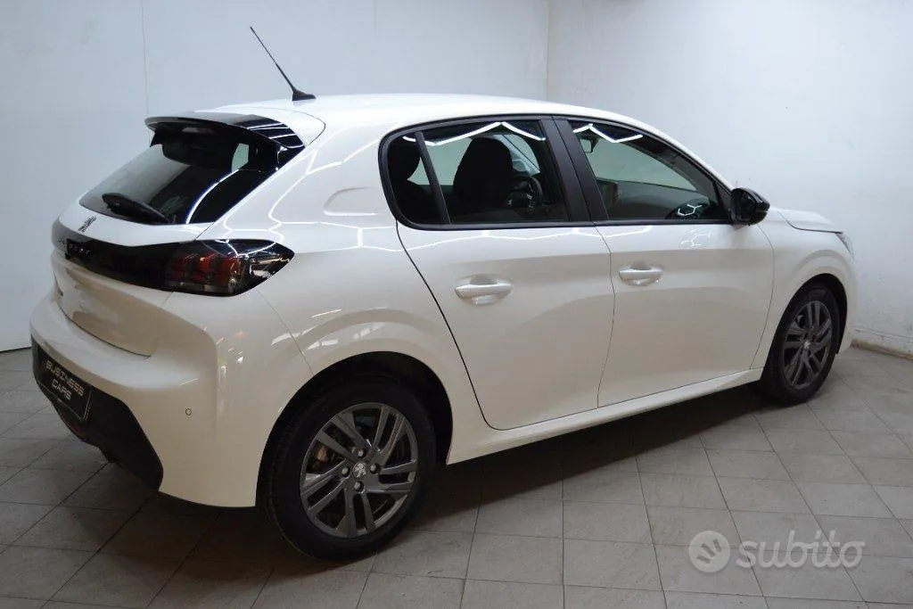 Peugeot 208 2022 photo 4