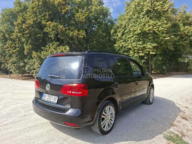 Volkswagen Touran 2012 photo 4