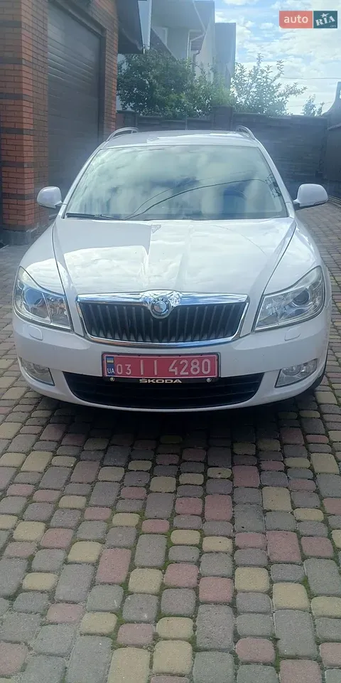 Skoda Octavia 2009 photo 3