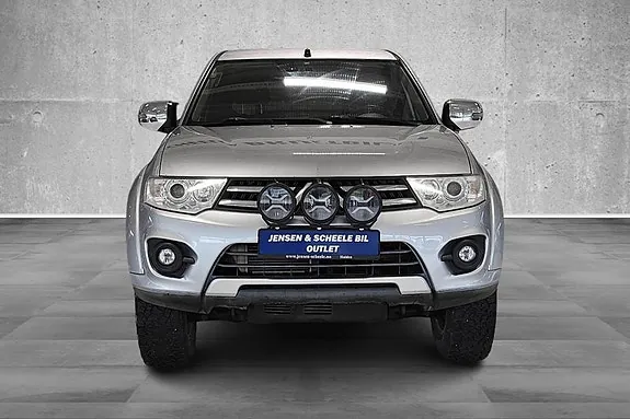 Mitsubishi L200 2015 photo 2