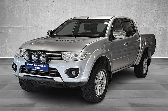 Mitsubishi L200 2015 photo 3