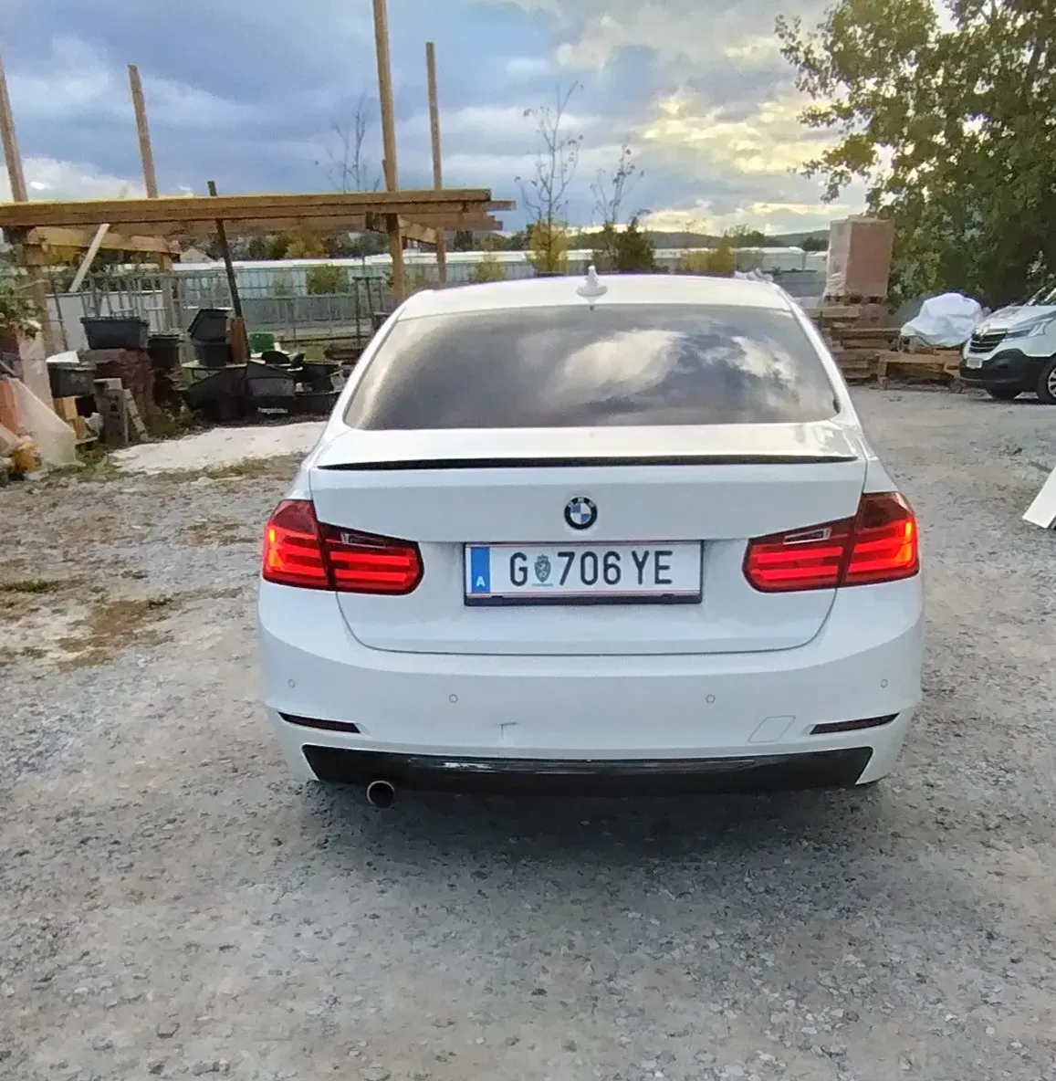 BMW 3 Series 2013 photo 2