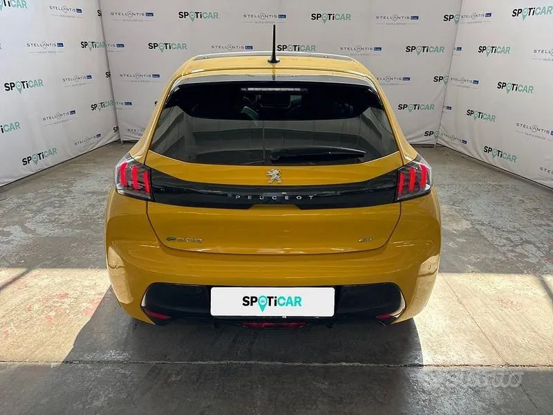 Peugeot 208 2022 photo 4