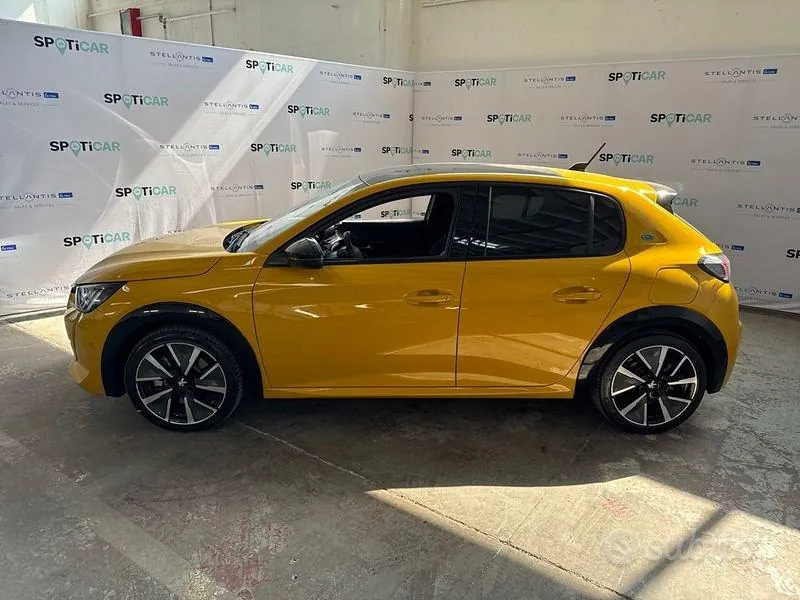 Peugeot 208 2022 photo 2