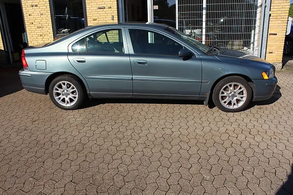 Volvo S60 2004 photo 2