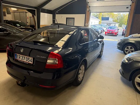 Skoda Octavia 2011 photo 5