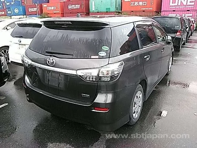 Toyota Wish 2013 photo 4