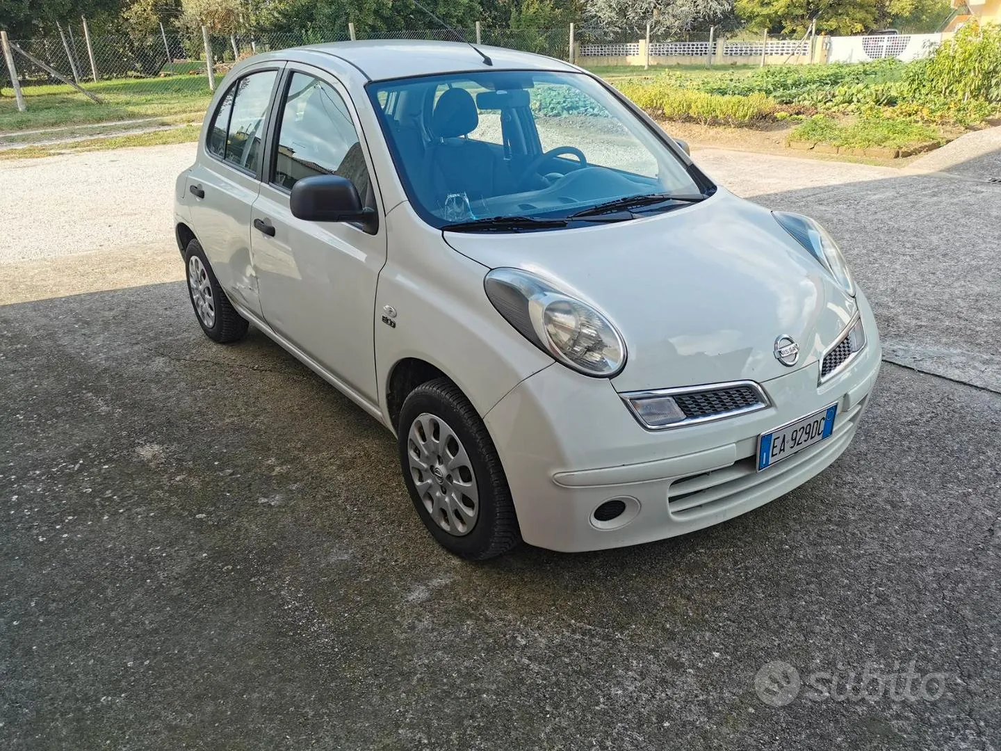 Nissan Micra 2010 photo 2