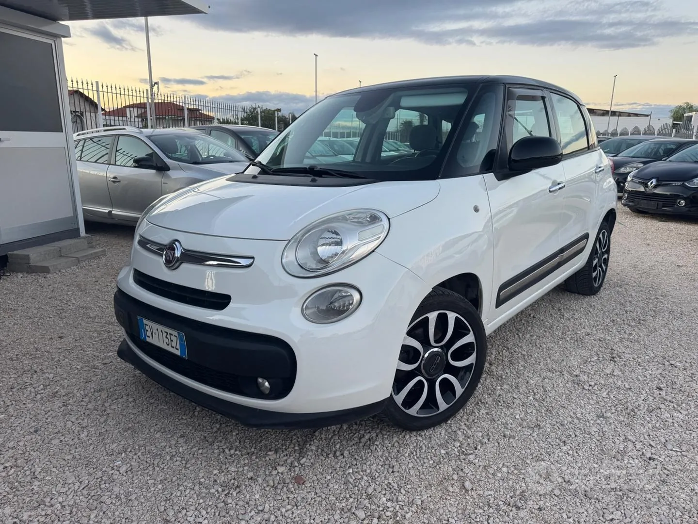 Fiat 500L 2014 photo 2