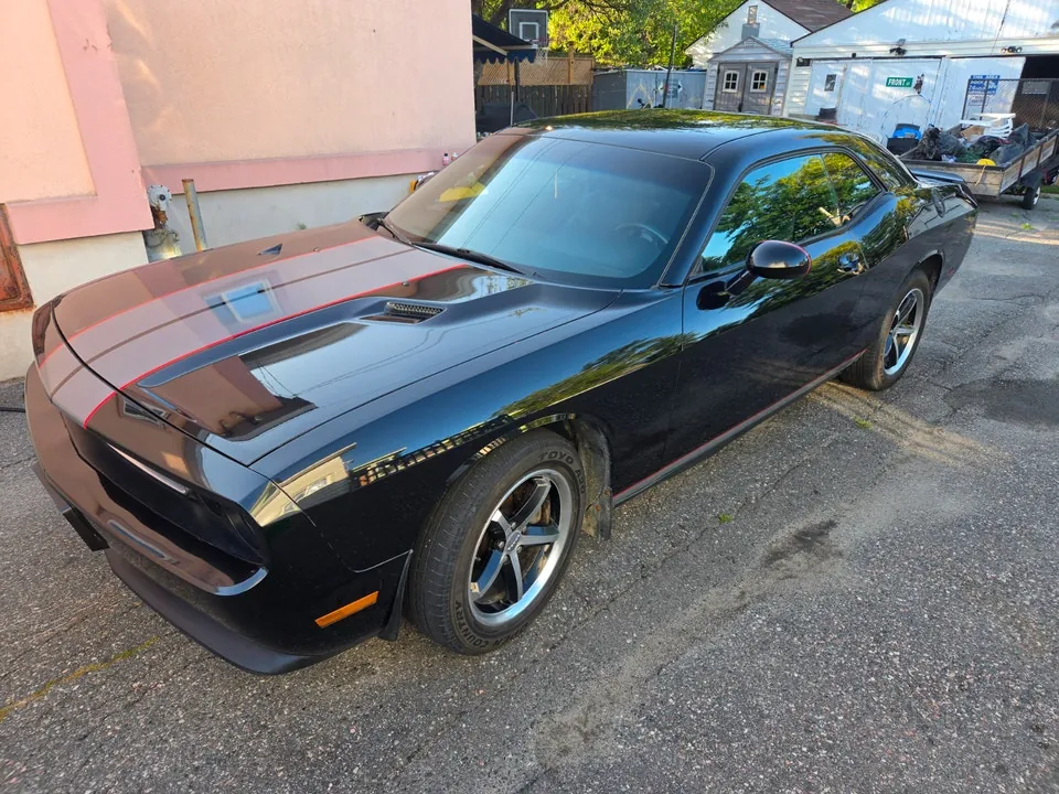Dodge Challenger 2011 photo 3